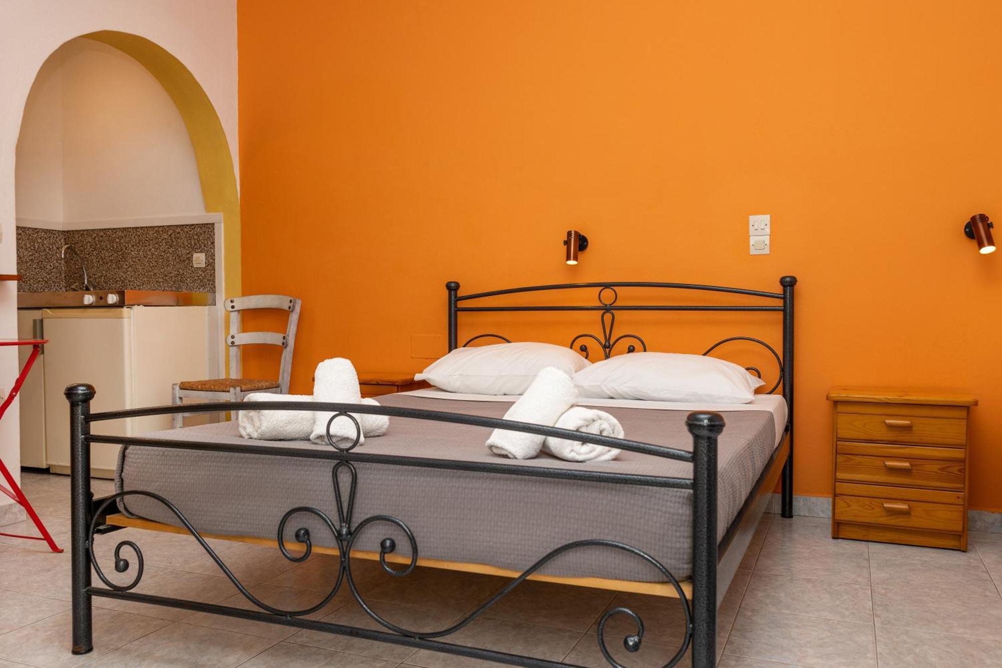 Depis Economy Apartments Naxos City Exterior foto